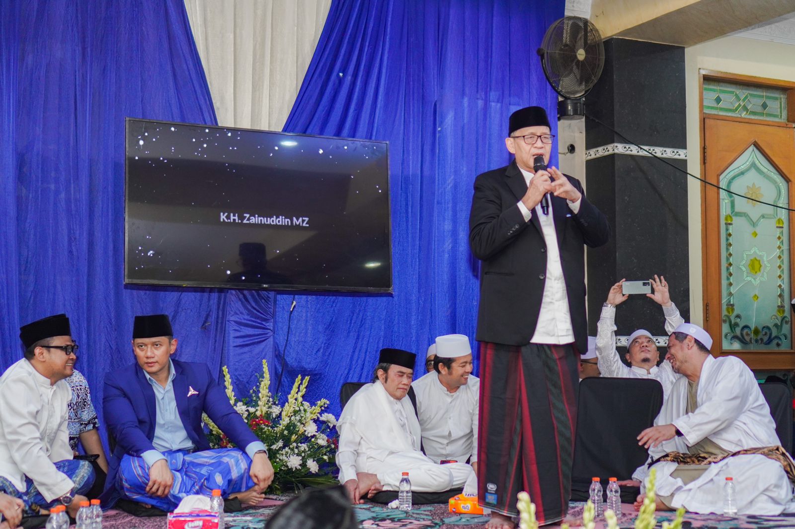 Gubernur Banten Wahidin Halim Haul ke 12 KH. Zainuddin MZ